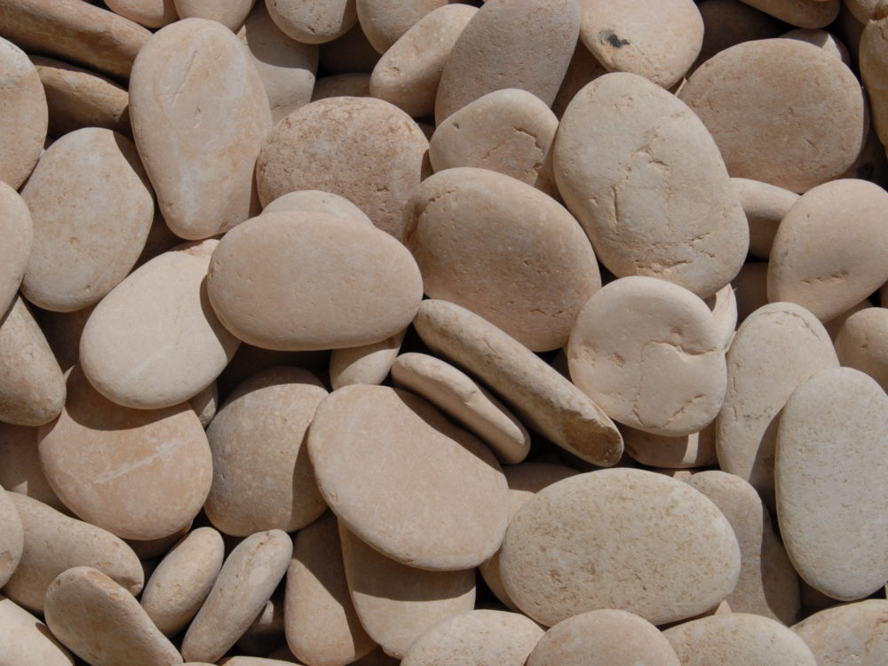 Pink Flat Pebbles (mix 3-5 cm) 20 kg. Bag